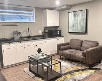 Entire Basement Suite in Winnipeg - Winnipeg - Kitchen