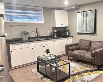 Entire Basement Suite in Winnipeg - Winnipeg - Kitchen