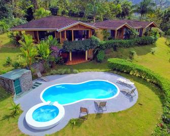 Luxury Home Overlooks Arenal Volcano & Lake Arenal & Ceiba Tree - El Castillo - Basen