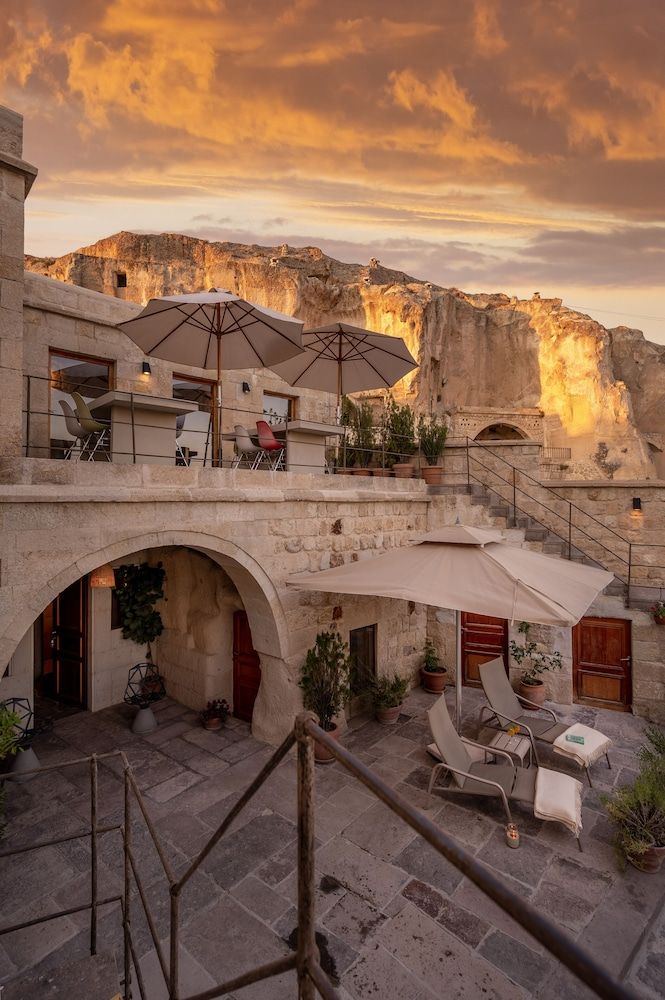 Serinn House - אורגופ - בניין