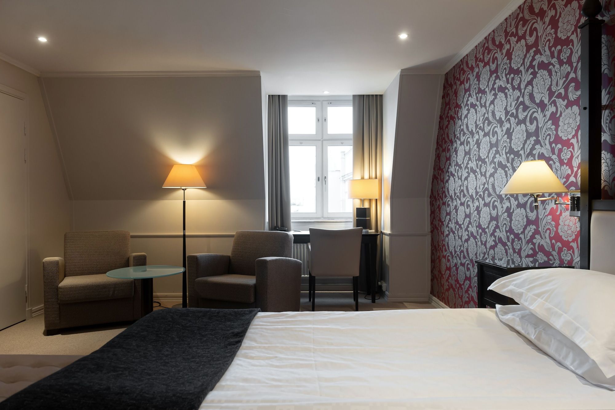 Bedroom view of Elite Hotel Savoy