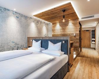 Alm- & Wellnesshotel Alpenhof - Schönau am Königsee - Bedroom