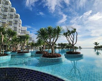 The Arena Cam Ranh Bai Dai - Cam Ranh - Piscina