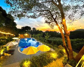 Cerf Volant Accommodation & Event - Hanoi - Pool