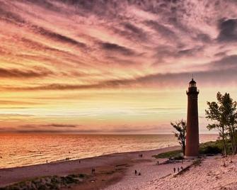 House sleeps 20 + with parking for all - Mears - Playa