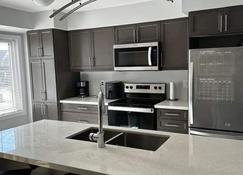 Cozy Whitby Retreat - Whitby - Cocina