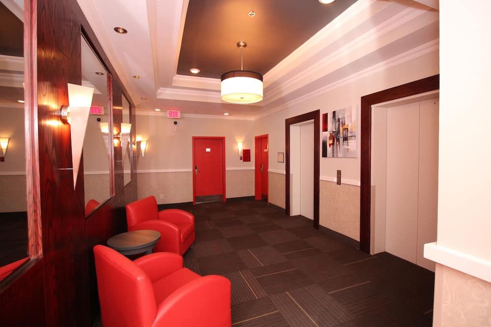 Hotel Chrome Montreal Centre-Ville thumbnail 3