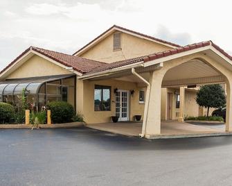 Villa Inn - Lawrenceburg - Gebäude