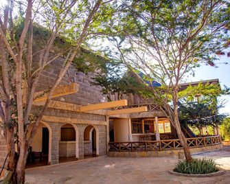 Boma Simba Safari Lodge - Voi - Edifici