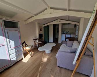 Studio 20m2 Avec Accès Jardin - Clamart - Olohuone