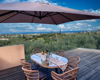 Villa in Alykes with Private Pool Sea Views - Alykes - Balcón