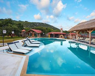 Dachas Cove Hotel - Şile - Басейн