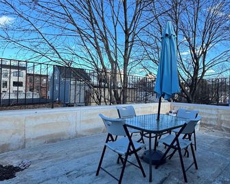 Luxury Modern Apt Near Nyc - Jersey City - Balcony