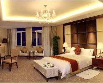 Inner Mongolia Xingtai Phoenix Hotel - Hohhot - Bedroom