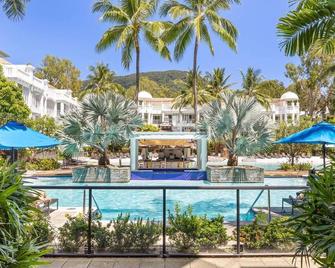 Oasis at The Beach Club: A Tropical Chic Retreat - Cairns - Piscine