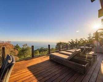 Premium Central Big Sur location, pool & spa, spectacular south views, 5 acres - Big Sur - Balcony