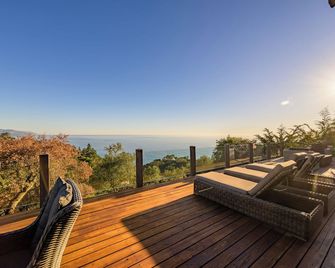 Premium Central Big Sur location, pool & spa, spectacular south views, 5 acres - Big Sur - Balcony