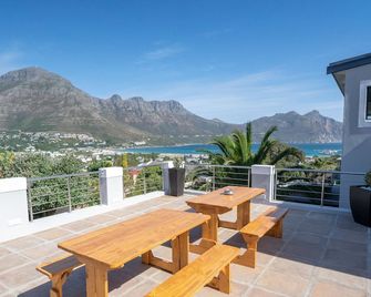 Hout & About Guest House - Hout Bay - Balcony