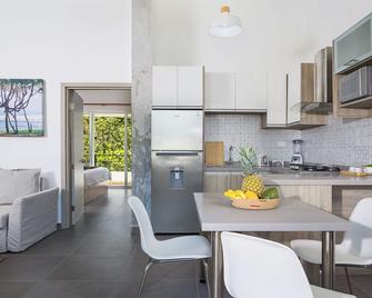 La Curadiña - Encuentro Surf Resort - Sosúa - Kitchen