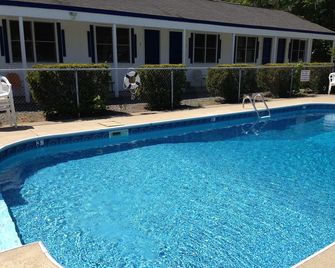 Marvin Gardens Motel Old Orchard Beach - Old Orchard Beach - Pool