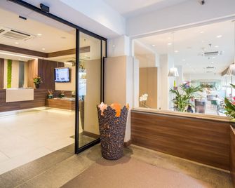 Best Western Hotel Luxor - טורינו - דלפק קבלה