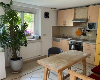 Ferienwohnung Lotte am Tennisplatz - Görlitz - Mutfak