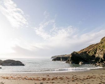 1 Rose Cottages - Looe - Beach