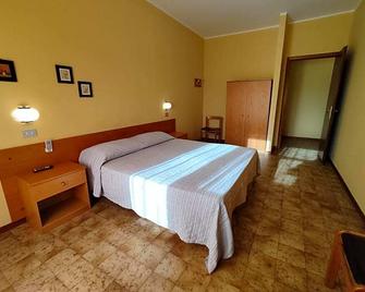 Hotel Il Dollaro - Villa San Giovanni - Slaapkamer