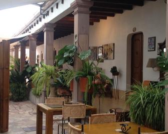 Hotel-Boutique La Casa De Los Recuerdos - Zitacuaro - Patio