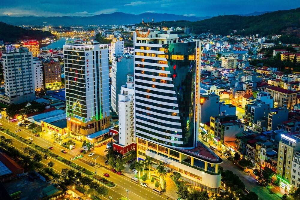 Muong Thanh Grand Ha Long Hotel - Ha Long - Näkymät ulkona
