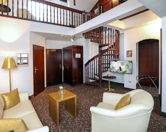 City-Hotel Aschaffenburg - Aschaffenburg - Living room