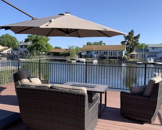 Lake Living on the Water - House with Private Dock in Lakeport on Clearlake - Lakeport - Balkon