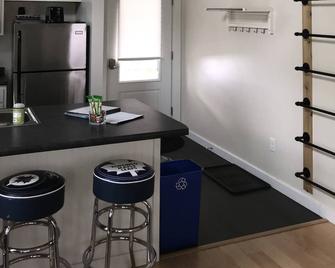 Welcome To Our Vermont Guest Apartment! - South Burlington - Dining room