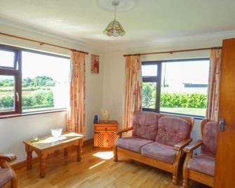 Nephin View - Pontoon - Living room