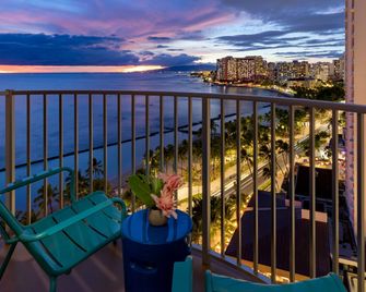 The Twin Fin - Honolulu - Balcony