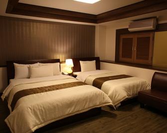 Hill House Hotel - Seoul - Bedroom
