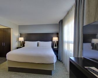 King Suite. Free Breakfast. Pool With A Slide. Near Olbrich Botanical Gardens! - Fitchburg - Ložnice