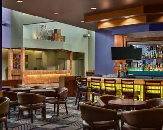 Royal Hotel West Edmonton, Trademark Collection by Wyndham - Edmonton - Bar