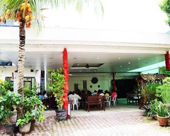 Reyna's The Haven and Gardens - Tagbilaran - Εστιατόριο