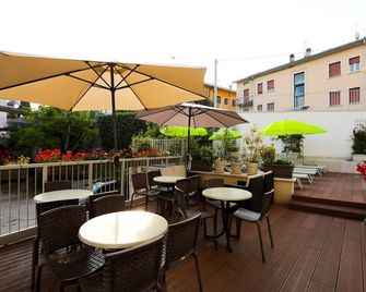 Hotel Villa Anthea - Garda - Balcón