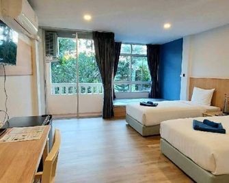 Karon Living Room - קארון - חדר שינה