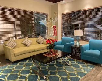Surfrider Resort Hotel - Garapan - Lobby