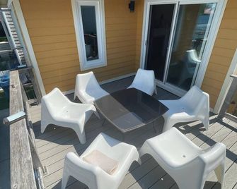 Lake Side Cottage - Summer or winter escape - Tipton - Balcón