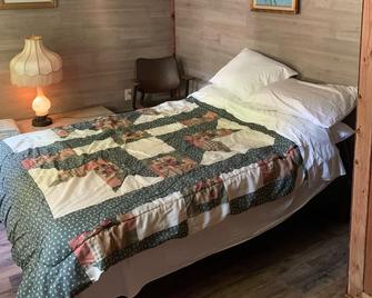 Unforgettable sunset view, on the porch… - Hopatcong - Bedroom