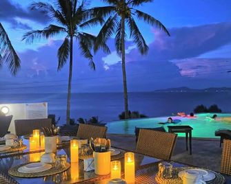 Av Suites - Puerto Galera - Pool