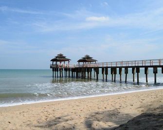 Nuansa Bali Hotel Anyer - Anyar - Spiaggia