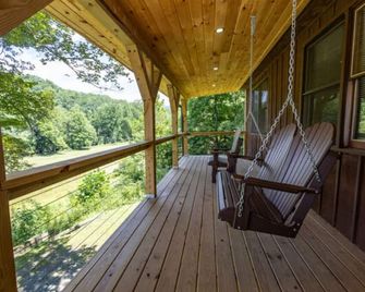 Twin Falls Cabin (Top) Duplex - Spruce Pine - Balcony