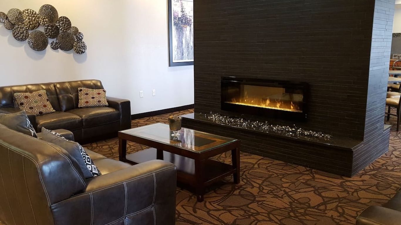 Expressway Suites Fargo
