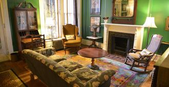 Tabard Inn - Washington, D.C. - Living room