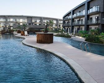 Lara Breeze Kundu Kanyon - Antalya - Pool